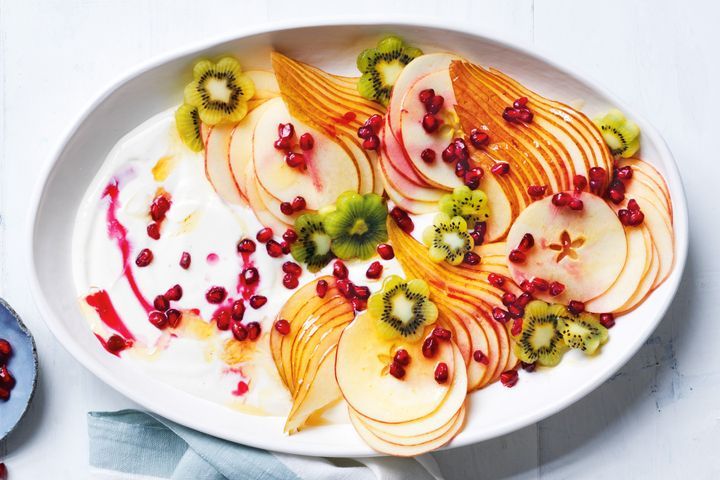 autumn-fruit-salad-with-yoghurt-147328-1